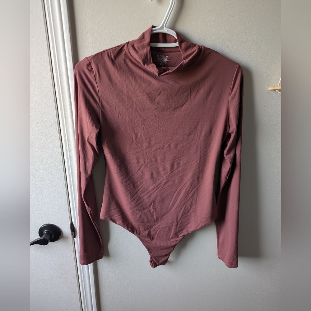 NWOT Elegant Mauve Long Sleeve Seamless Bodysuit